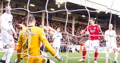 Scott Vernon: Puts Aberdeen ahead at Pittodrie